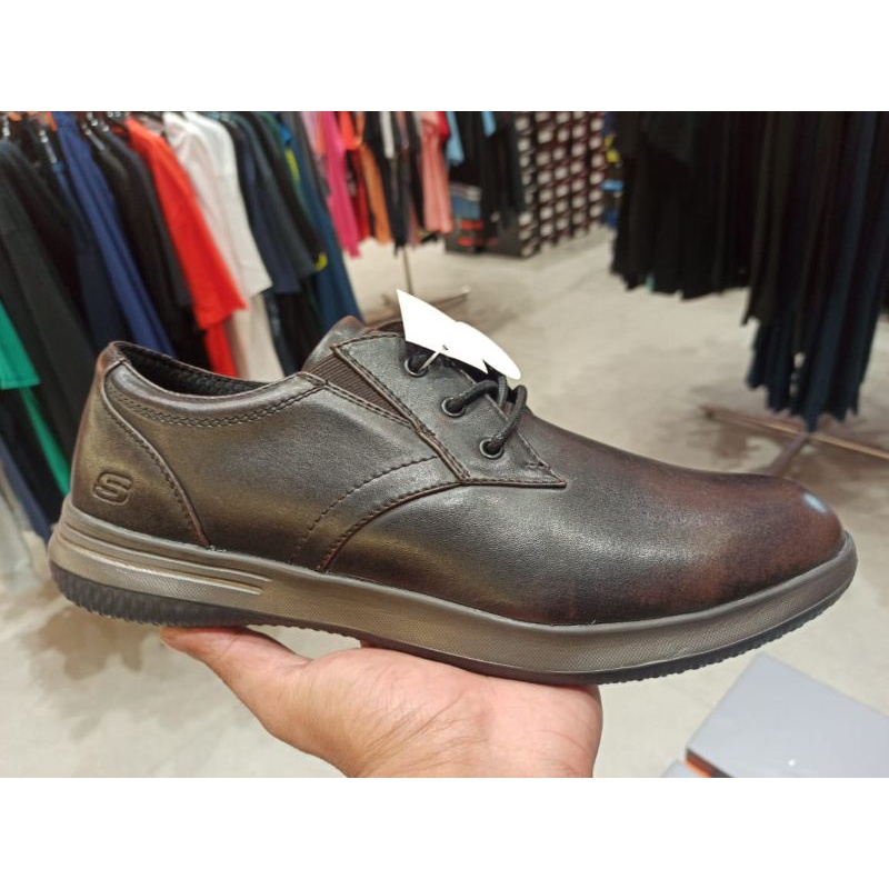 Ori Sale 50% Sepatu Skechers Darlow Pace Kulit