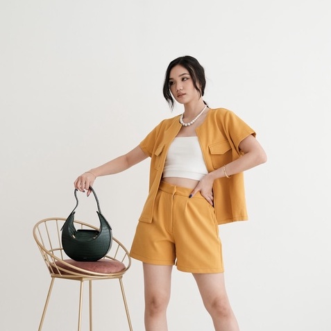 [TAVIA] SKYLAR SET  / SETELAN WANITA / BAJU SET CELANA PENDEK-Mustard