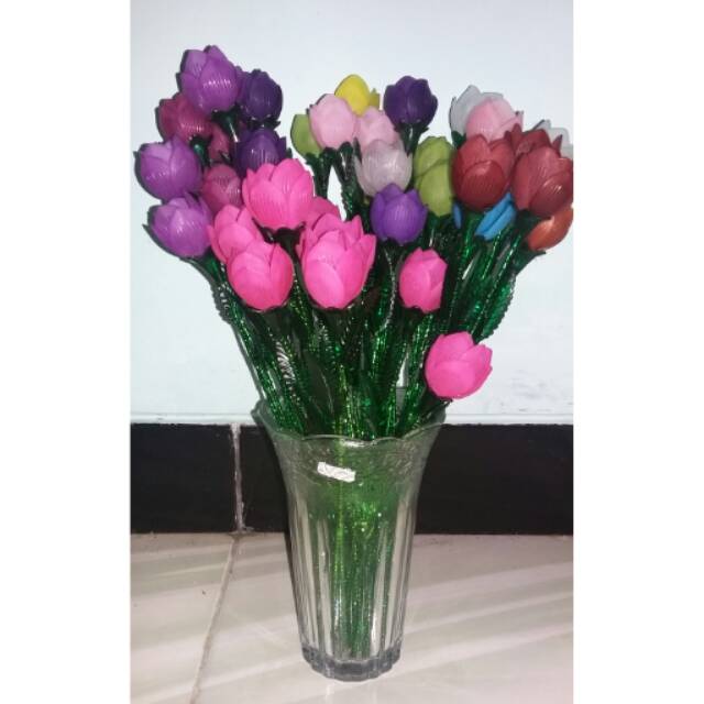 bunga tulip akrilik