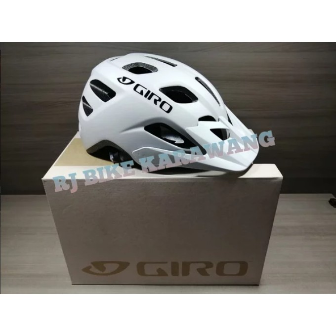 Helm Sepeda Giro Fixture