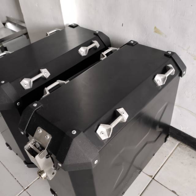 Side box pannier badak hitam 27 ltr