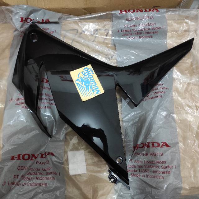 Cover Fairing Kanan New Cbr150r Led K45G K45N Hitam Glossy
