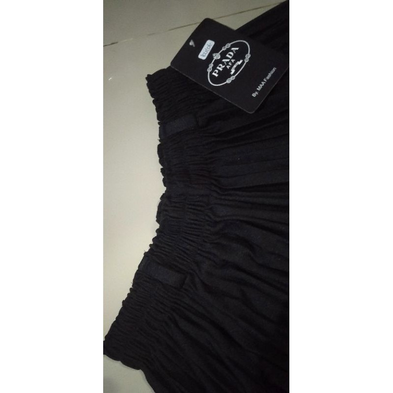 Plisket Bawahan Kebaya Rok Bawahan Kebaya Rok Plisket Tebal Rok Bawahan Rok Plisket Tebal Ori  Rok Bawahan Panjang Rok Plisket Tali PremiumRok Plisket Kebaya Bawahan Kebaya Plisket Bawahan Plisket Rok Rok Plisket Bahan Tebal Rok Bawahan Wanita-Hitam