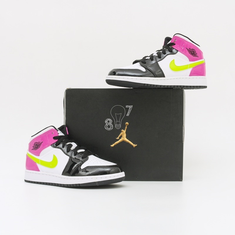 Air Jordan 1 Mid Fuchsia GS Women