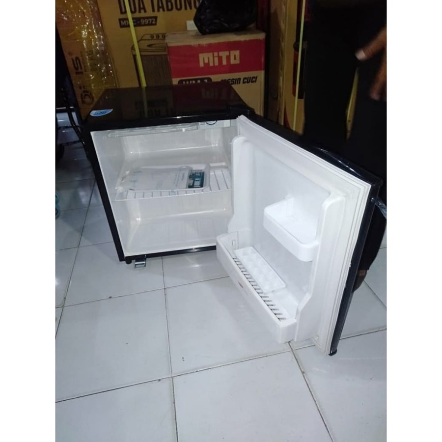 MASPION Kulkas Mini 1 Pintu ES URG 058 GY (konfirmasi Warna dulu)