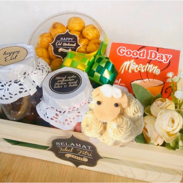 

Parcel Lebaran Kurma Boneka Domba Lucu Special Paket L