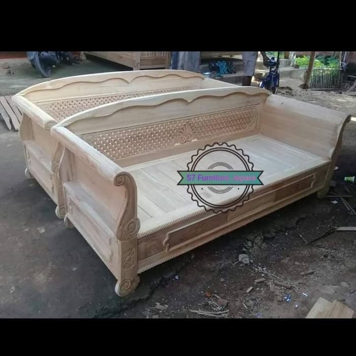 Bangku jati besar/ Kursi risban Daybed antik mentahan kayu jati