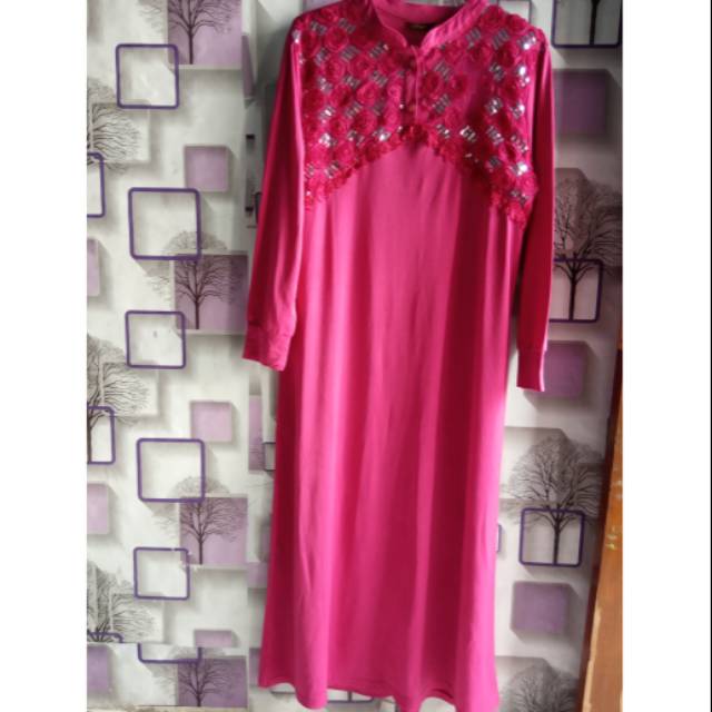 Misky gamis pink fanta motif bunga di dada