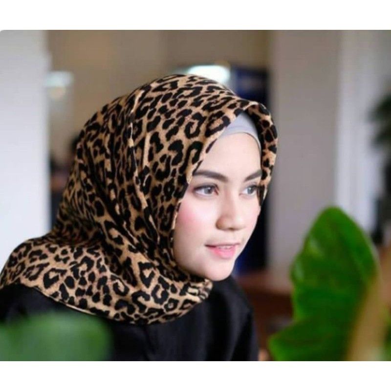 SEGI EMPAT MOTIF LORENG LEOPARD MACAN NN