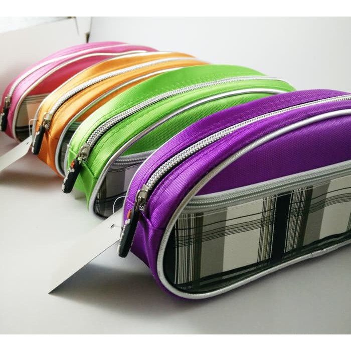 

Pencil Bag / Pencil Case / Kotak Pensil Lucky Doggy 8208