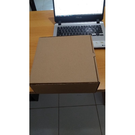 

Kardus/ Dus Pizza Uk. 30x30x5 (min order 50pcs)