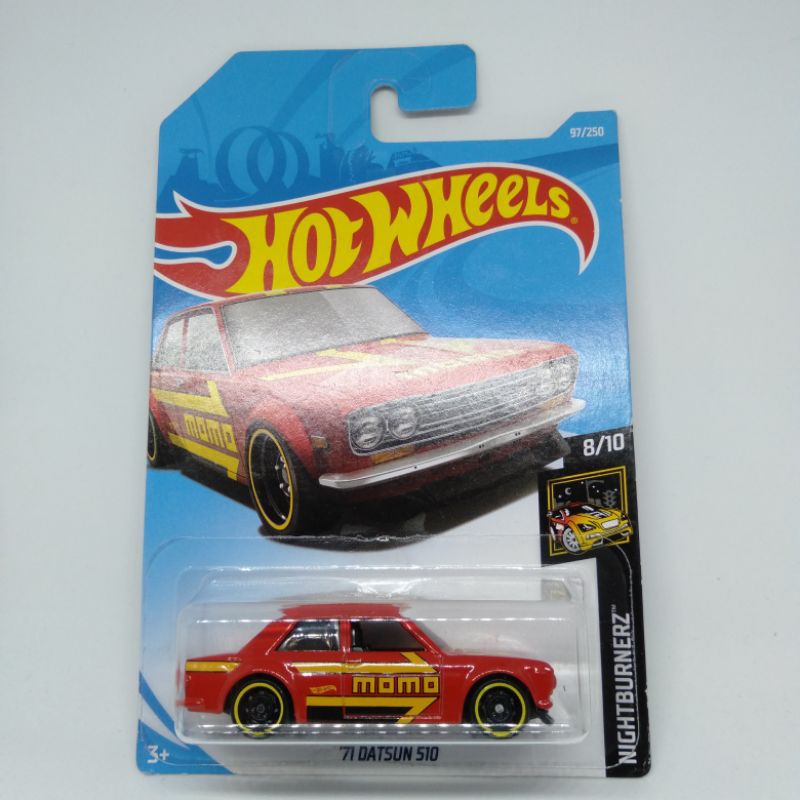 HOT WHEELS DATSUN BLUEBIRD 510 SEDAN MERAH MOMO