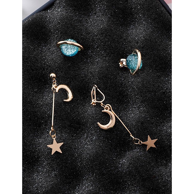 LRC Anting Jepit Fashion Gold Color Moon Shape Decorated Earrings