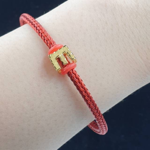 Gelang tali with liontin huruf E alphabeta simple mewah elegant P70