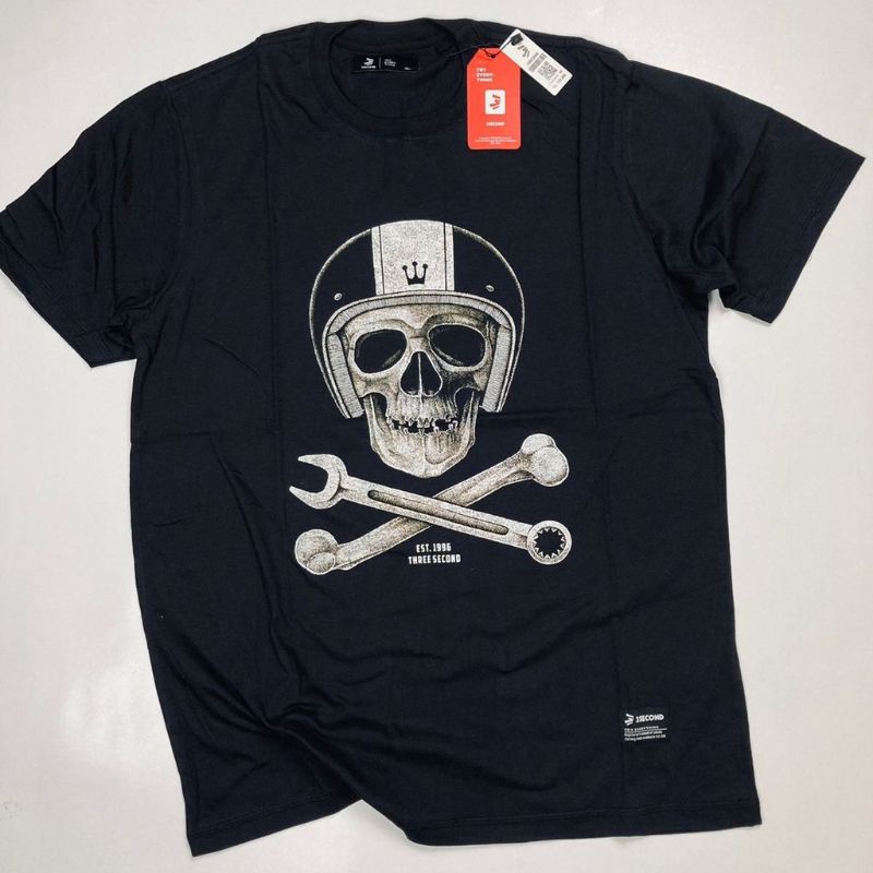 KAOS DISTRO PRIA WANITA THREE SECOND / PAKAIAN PRIA WANITA ORIGINAL