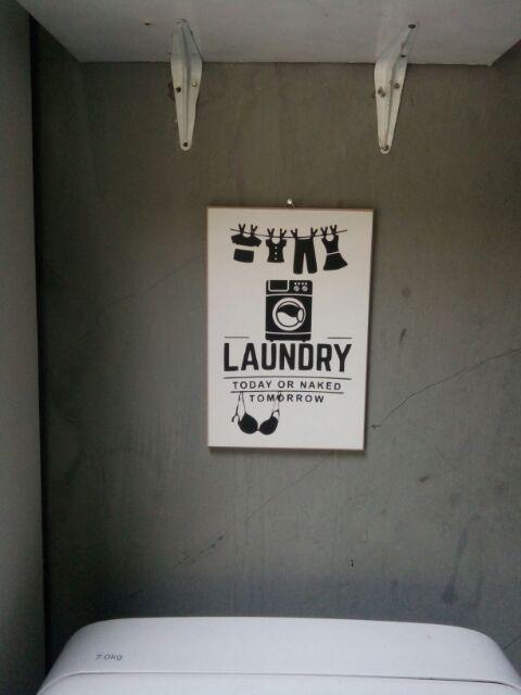 Walldecor L121 Pajangan Dinding Laundry Shabby Vintage Hitam Putih