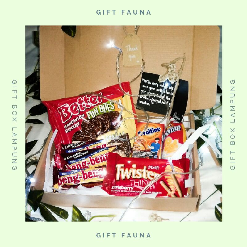 

Snack box red