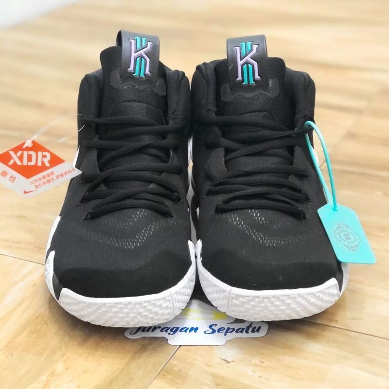 Nike Kyrie 4 &quot;Black White&quot;