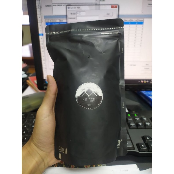 

Kopi Bubuk Hinggil 1/4kg Enak Manual Brew Roasting