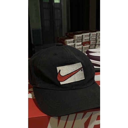 topi nike vtg