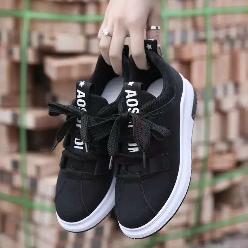 ( BAYAR DI TEMPAT / COD ) Sneakers wanita import / Sepatu wanita