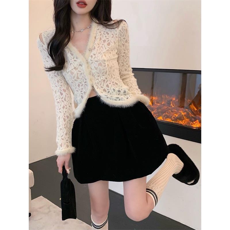 Red wanita chic temperamen kecil kemeja wol jahitan perspektif renda kemeja wanita musim semi dan musim gugur lengan panjang V-neck berongga off-shoulder top cardigan