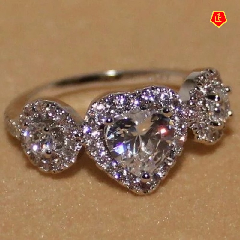 [Ready Stock]Heart-Shaped Inlaid Moissanite Ring Fashion