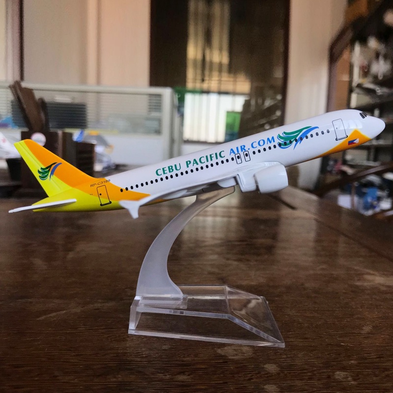 Miniatur Diecast Pesawat Terbang Philippine Airlines Boeing 747 777 Model PAL Airbus A380 Cebu Pacific A320 Bahan Metal Ukuran 16CM