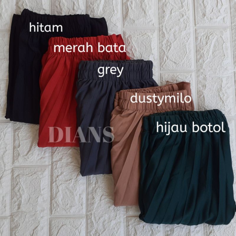 Hot Pants Plisket | Celana Santai Wanita Plisket