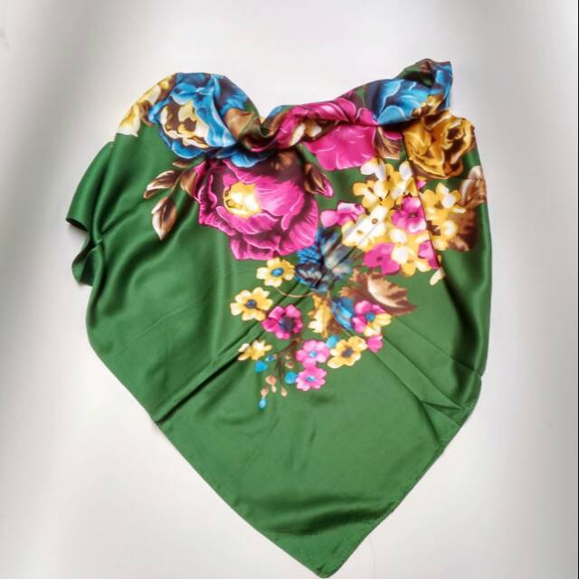RR21 Hijab Motif Bunga Segi 4 by Mizara