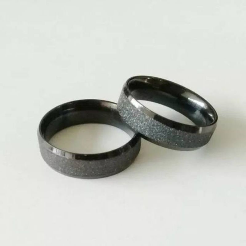 Cincin Titanium Pasir Polos Black Dan Silver Gold