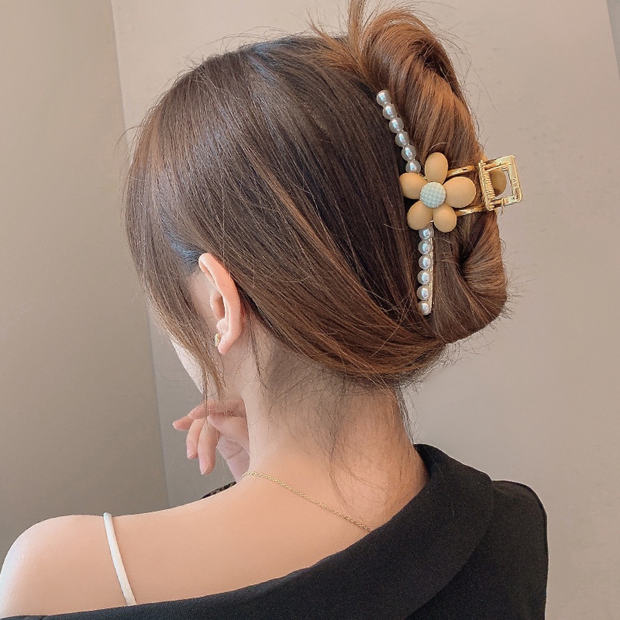 Korean Metal Pearl Big Hair Clip Hair Claw Flower Fashion Ponytail Holder Hairpin Woman Hair Accessories