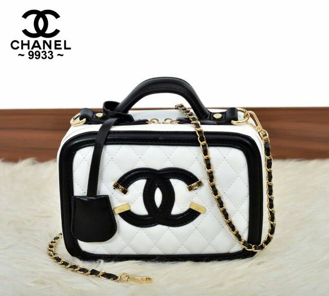 chanel vanity case bag price