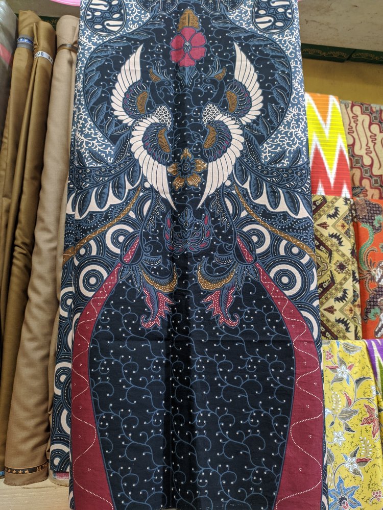 Kain Batik Solo (cabut) Motif Manuk Galaran Warna Ungu Tua