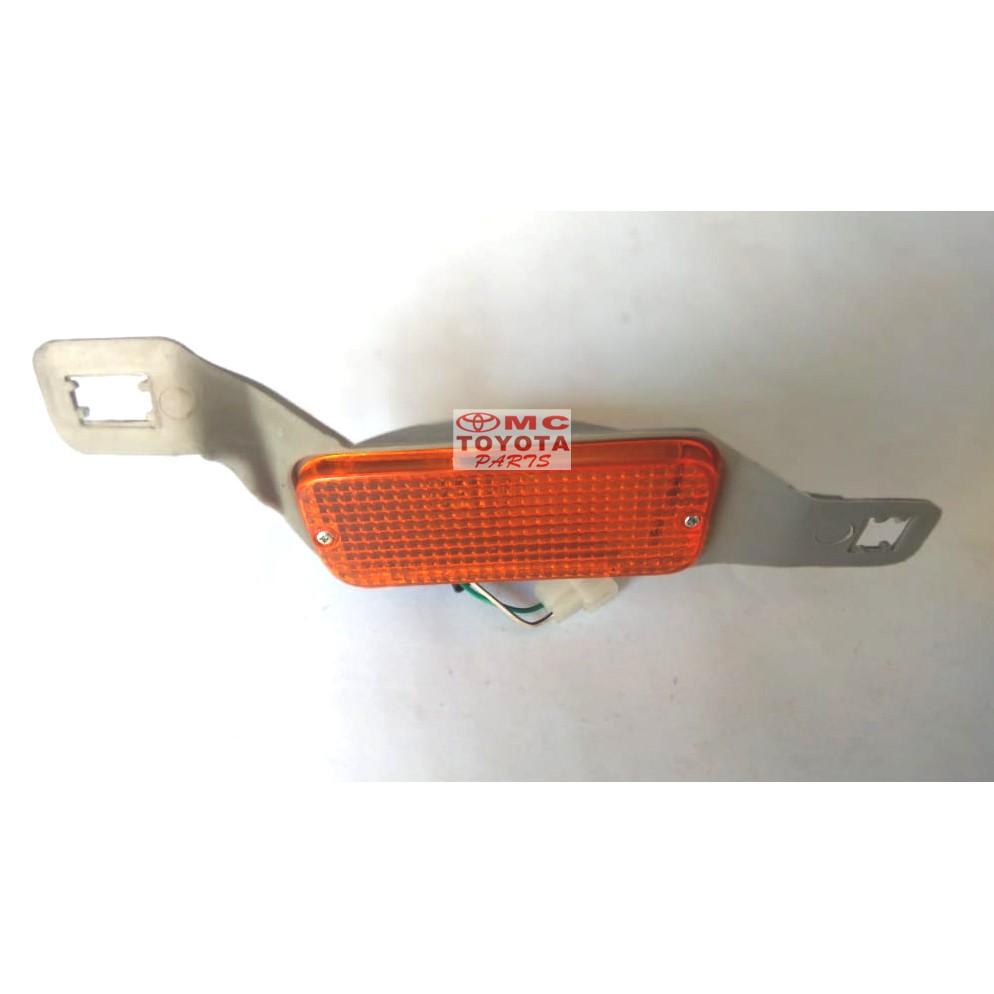 Lampu Sen Sein Bemper Bumper Depan Kanan Toyota Corona RT130 1979