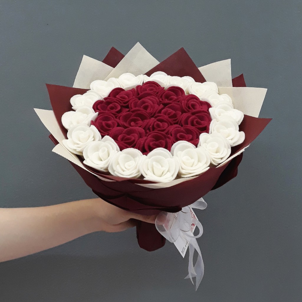 Hand Bouquet Buket Bunga Segar Mawar Merah 10 Tangkai Shopee Indonesia