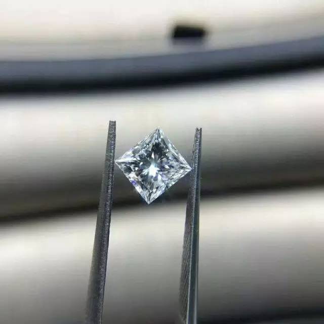 Anting giwang permata diamond kotak tahan karat  jaminan 100℅