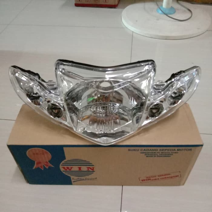 Reflektor / lampu Depan Vega R '06