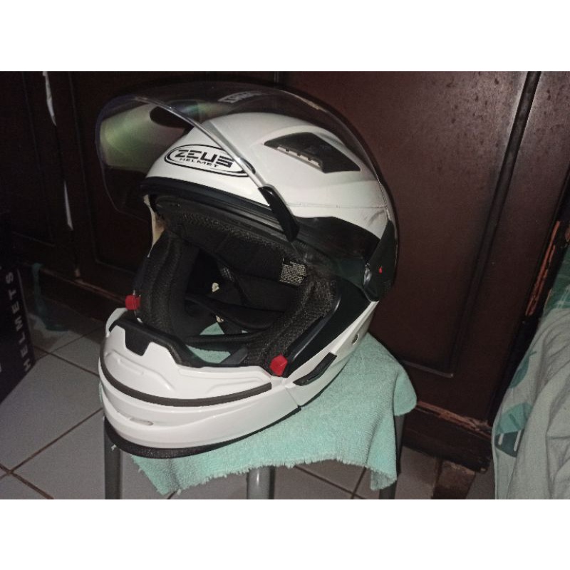 Helm Modular Zeus 611C White Solid Second LIke New