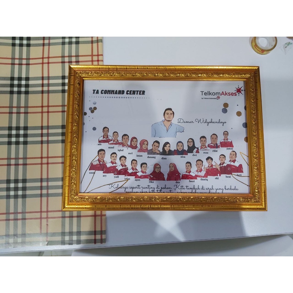 Karikatur wajah + Bingkai A4 Hadiah Perpisahan