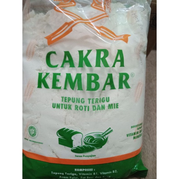 

Tepung terigu,Cakra kembar.kemasan 1kg