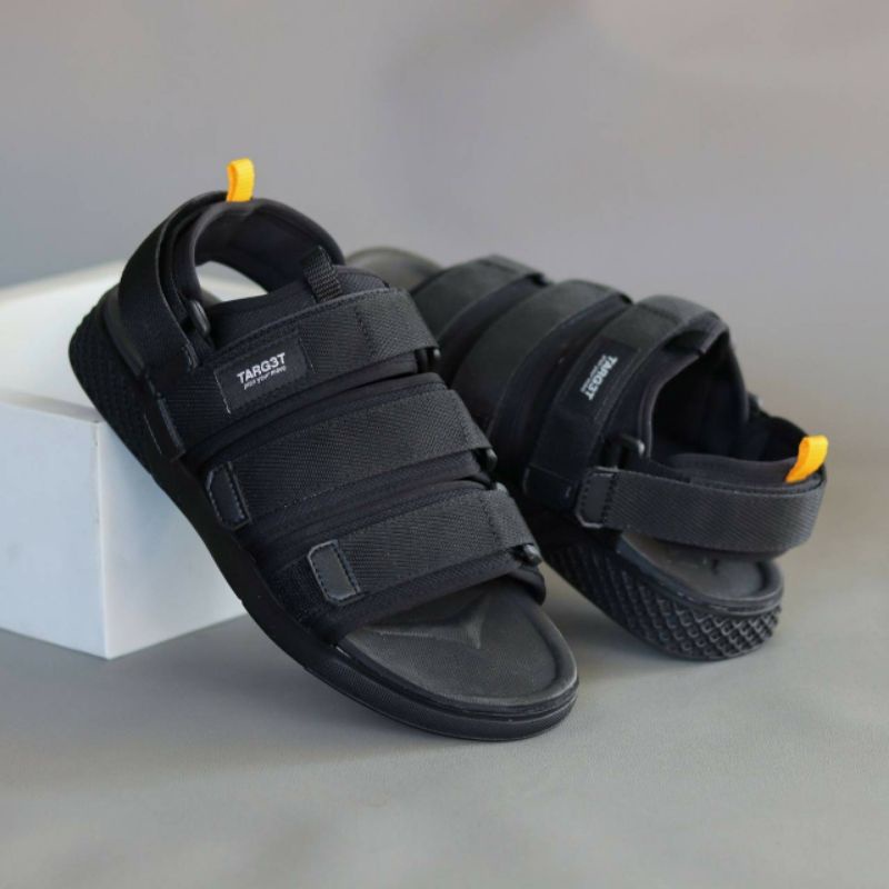 Sandal Pria Kekinian Sendal Casual Outdoor Traveling Sepatu Sandal Santai Keren Original Terbaru