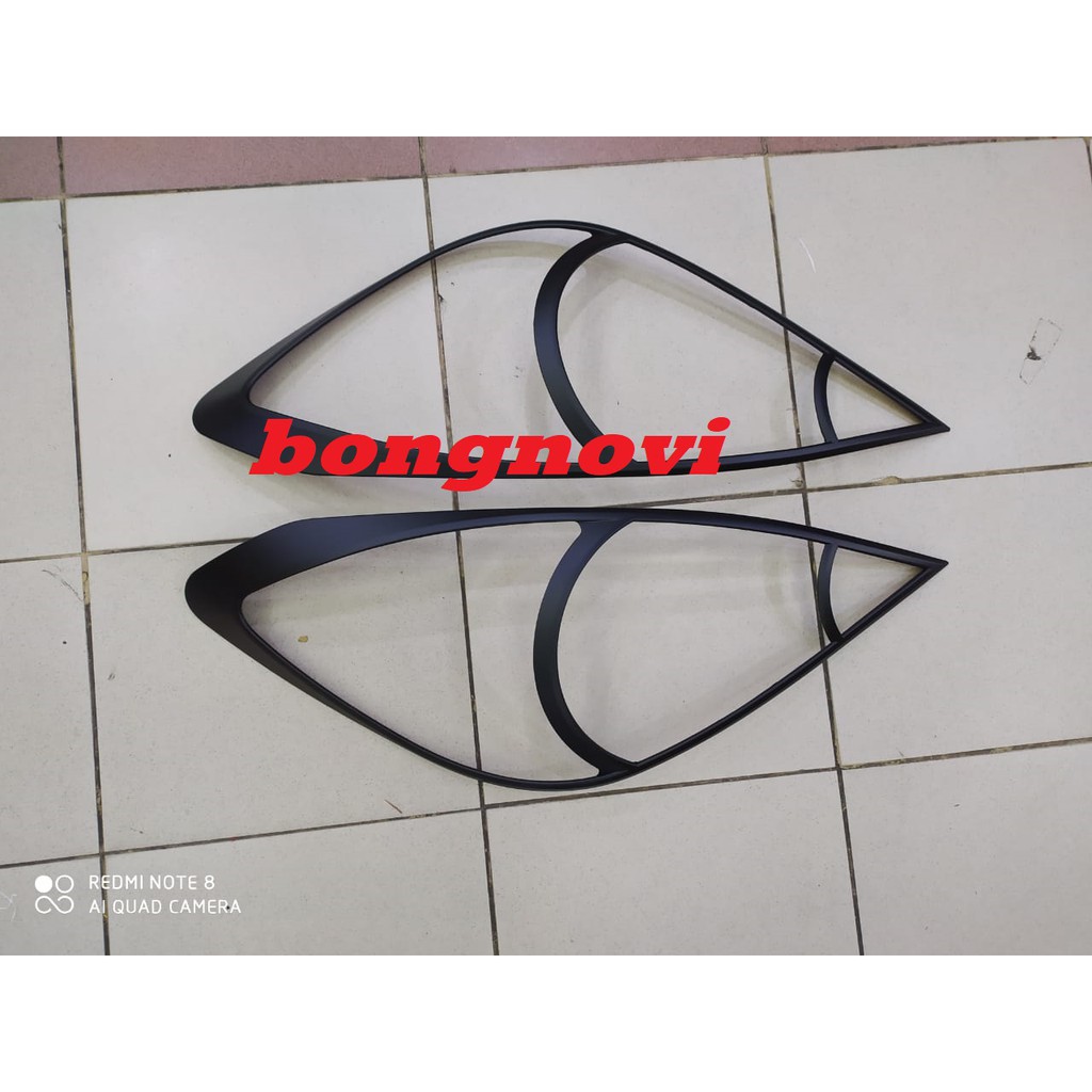 Garnish List Lampu Depan Innova 2008-2011 Hitam