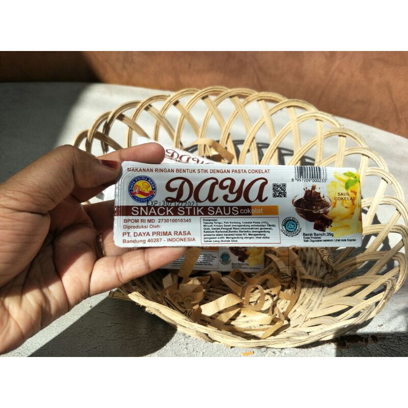 

Daya snack stick saus coklat