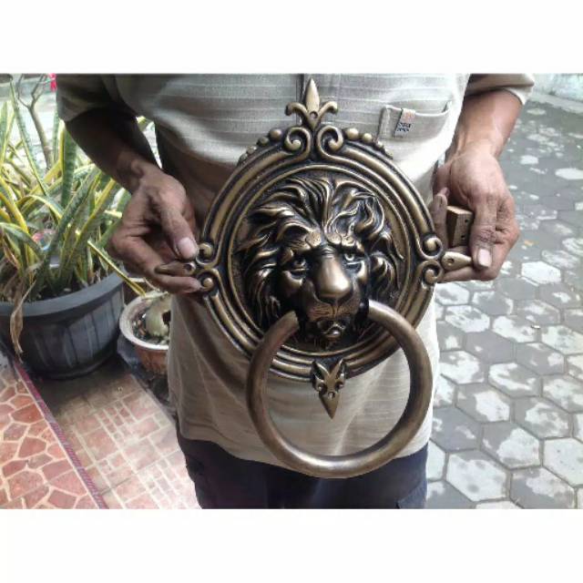Ketukan Pintu Rumah Pagar Kuningan Antik Motif Singa Jumbo 30cm