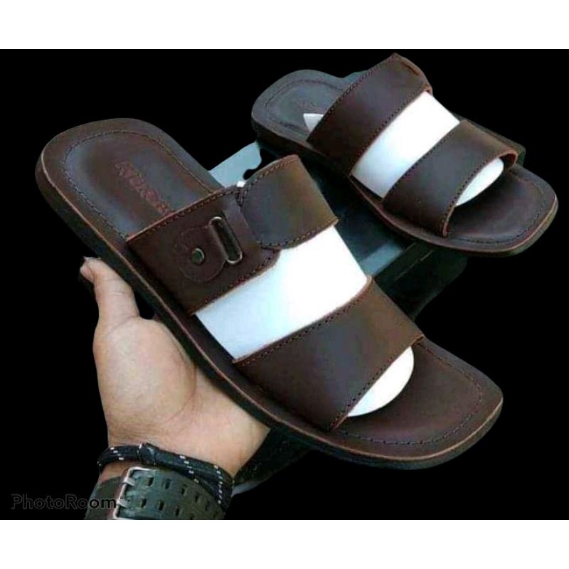 /Dmors/Sandal Kulit Pria Dewasa Cowo Laki Selop Slop original Kekinian Keren Kasual casual coklat tua 39-40-41-42-43 100 %Asli