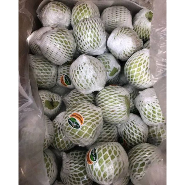 

Jambu Kristal / 1 Box / 12kg