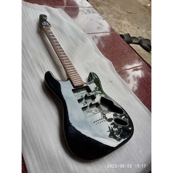 Body Neck Gitar Stratocaster