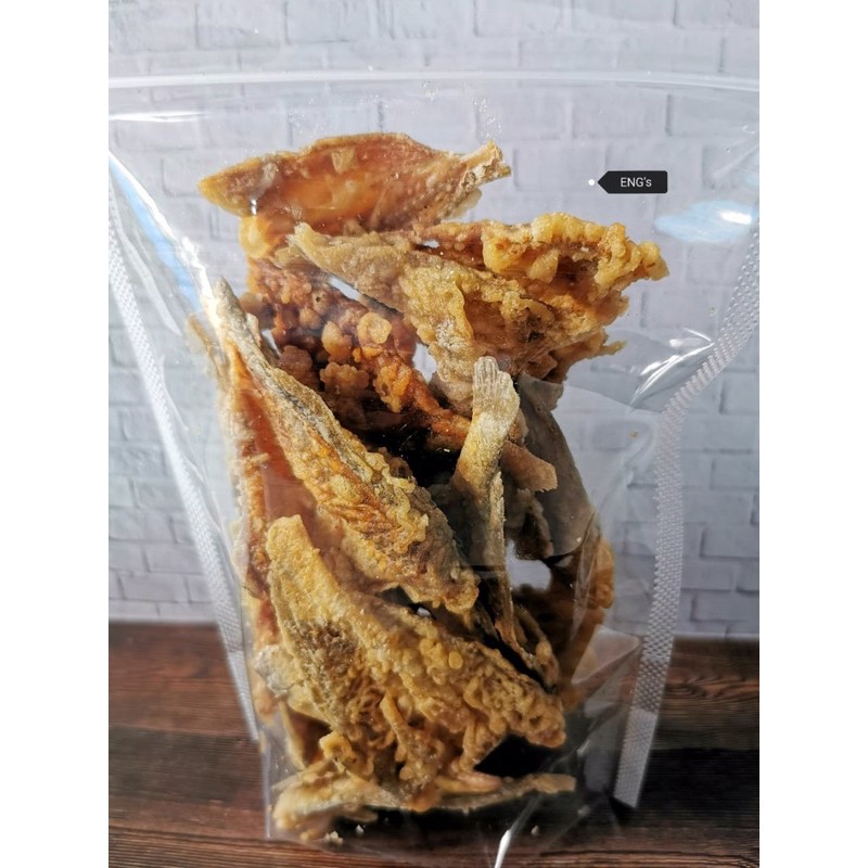 

Kerupuk Ikan Asin Goreng Tepung