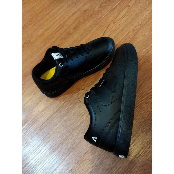 Aerostreet Hoops Hitam Hitam BNIB - Sepatu Sneakers